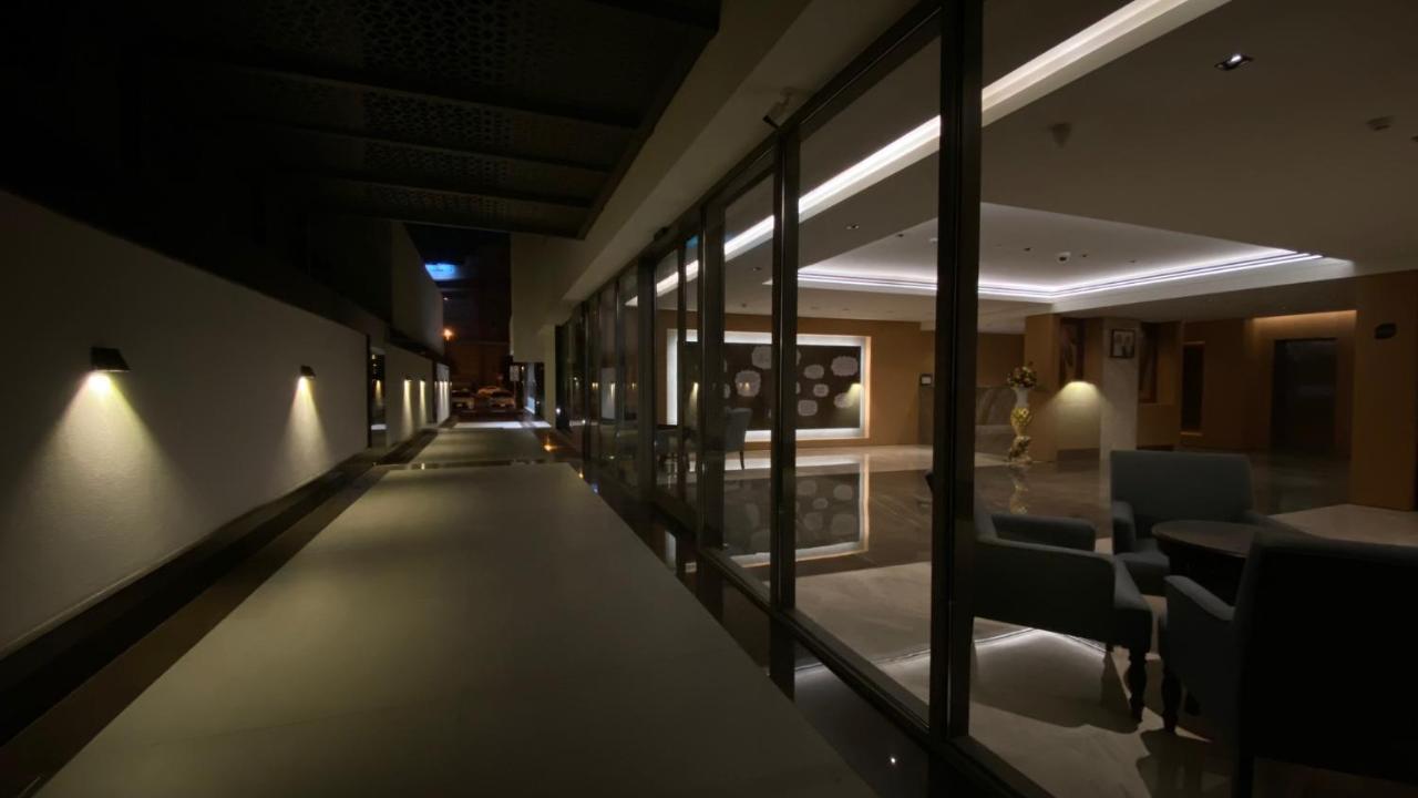 Sitara Hotel Apartment Dubai Buitenkant foto
